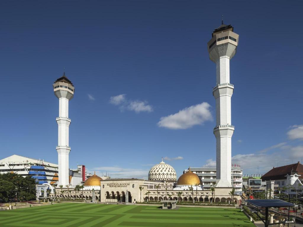 Готель Super Oyo 2672 Bee M Syariah Бандунг Екстер'єр фото